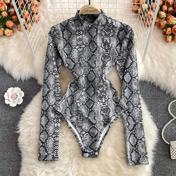 Női napi body magas gallérral és hosszú ujjal