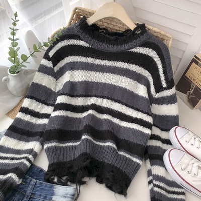 Naiste kootud ovaalse kaelusega kampsun