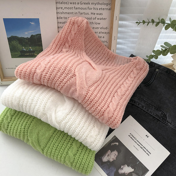 Kaasaegne kolmes värvitoonis spits-kaelusega kampsun