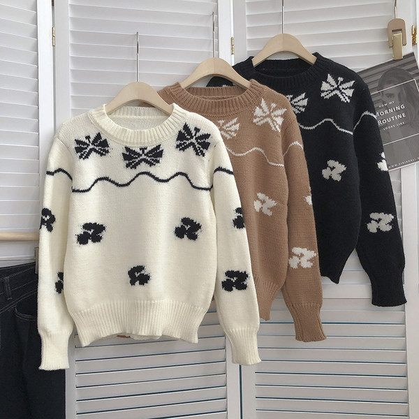 Ležeran džemper s O-izrezom