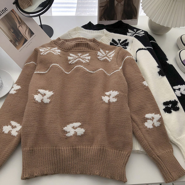 Ležeran džemper s O-izrezom