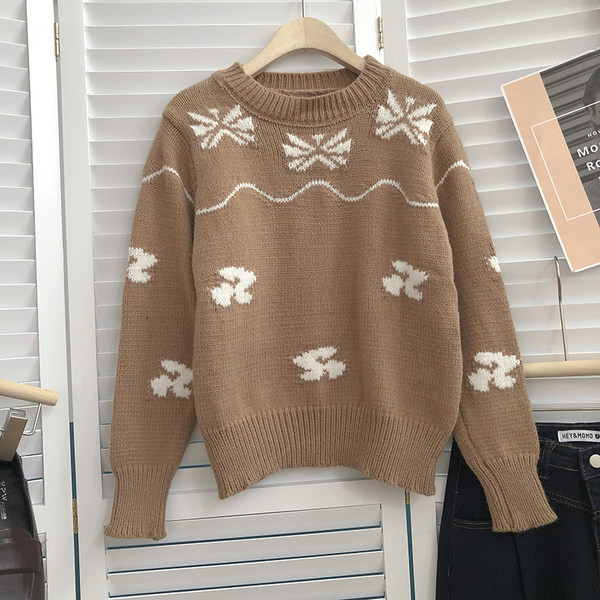 Ležeran džemper s O-izrezom