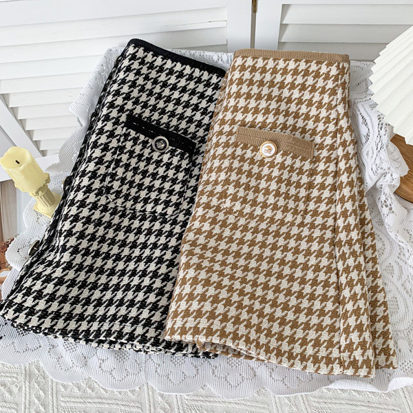 Alkalmi női rövid szoknya gombokkal - két színben