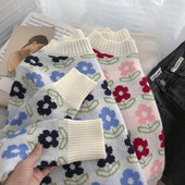 Πολύχρωμο γυναικείο πουλόβερ με floral μοτίβα