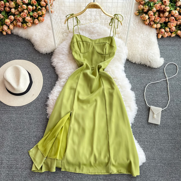 Ženska moderna haljina s prorezima i tankim naramenicama