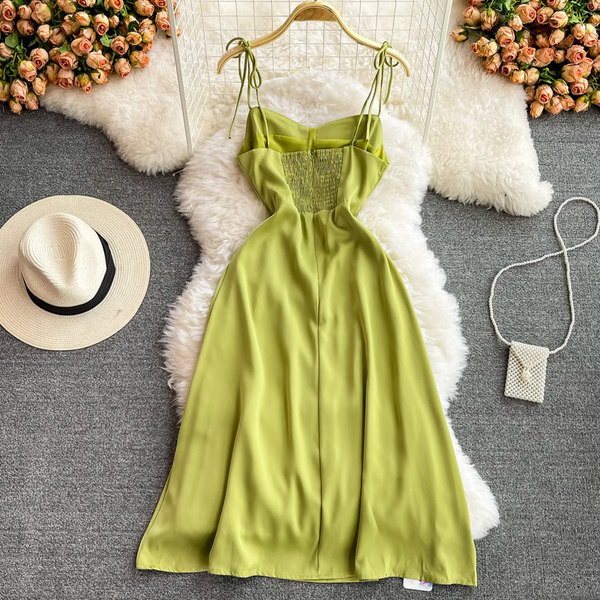 Ženska moderna haljina s prorezima i tankim naramenicama