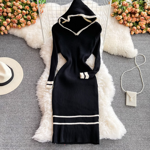 Ženska haljina od samta s kapuljačom