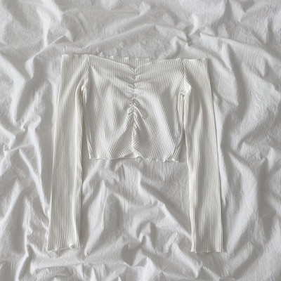 Modern női blúz csupasz váll - három színben