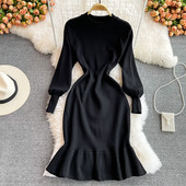 Női ruha kerek nyakkivágással és hosszú ujjal