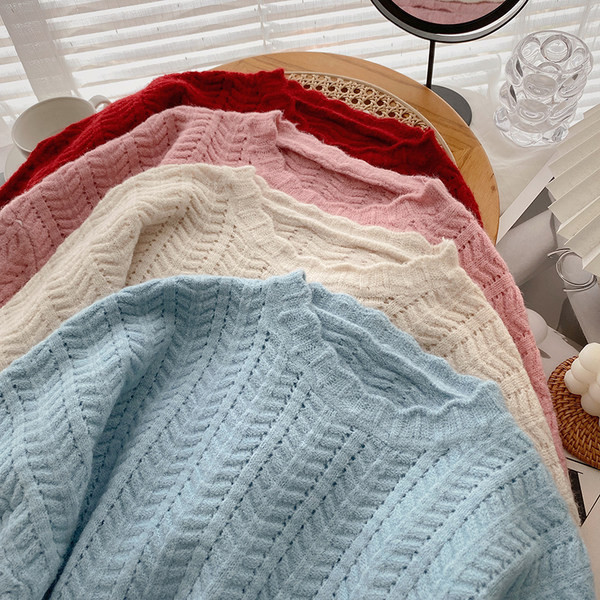 Πλεκτό γυναικείο πουλόβερ με στρογγυλή λαιμόκοψη σε διάφορα χρώματα