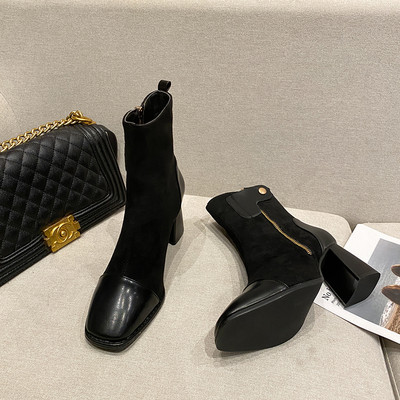 Modern női csizma magassarkúval és oldalsó cipzárral