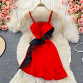 Moderna ženska haljina na tanke naramenice - asimetrični model