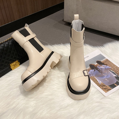 Női alkalmi csizma öko bőrből, csatokkal és lapos talppal