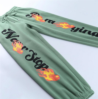 Sport és alkalmi fehérnemű feliratokkal