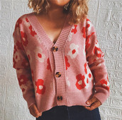 Női kardigán virágmintával és gombokkal
