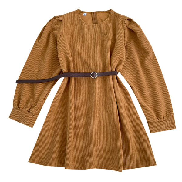 Új modell női szabású ruha - kerek nyakkivágással, hosszú ujjakkal