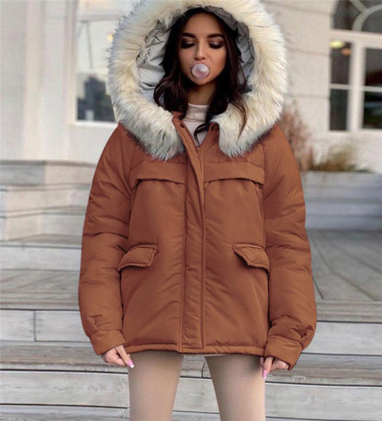 Ženska kratka zimska jakna s kapuljačom i puhom