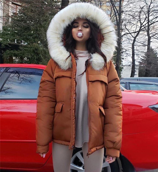 Ženska kratka zimska jakna s kapuljačom i puhom