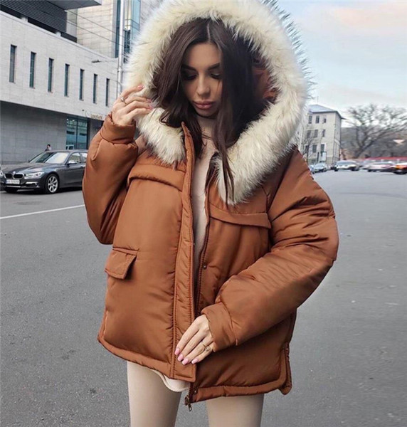 Ženska kratka zimska jakna s kapuljačom i puhom