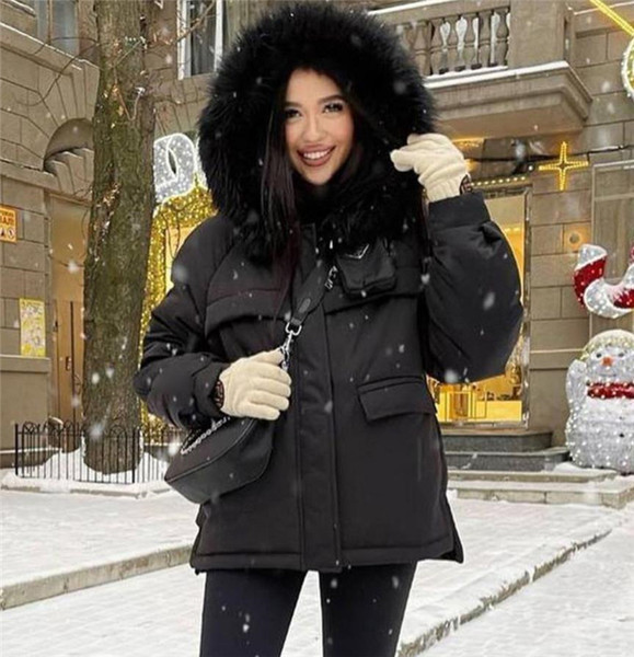 Ženska kratka zimska jakna s kapuljačom i puhom