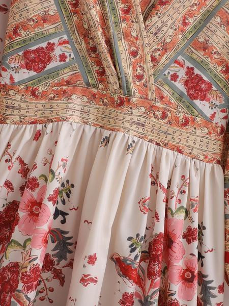 Kaasaegne naiste kleit spits kaelusega ja lillemustriga