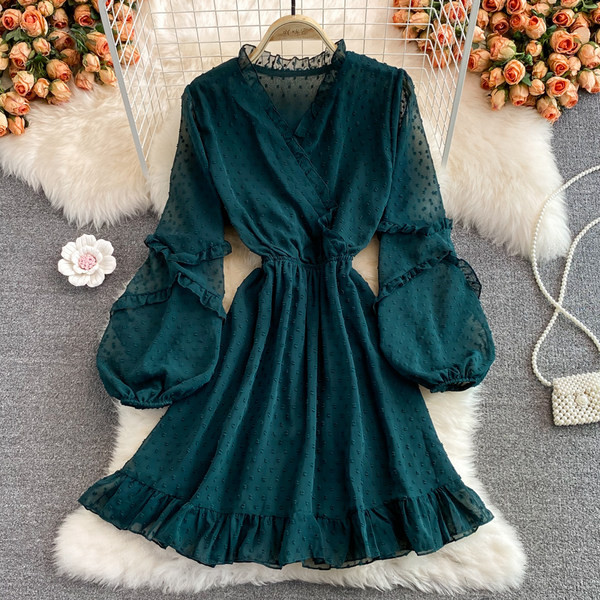 Női ruha spitz nyakkivágással, különböző színekben