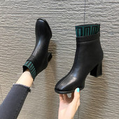 Alkalmi női csizma sima modell magassarkúval és cipzárral