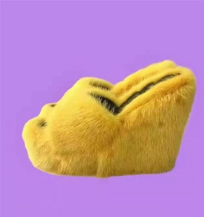 Naiste platvormiga sussid