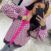 Kockás széles mellény gombokkal és spitz nyakkivágással