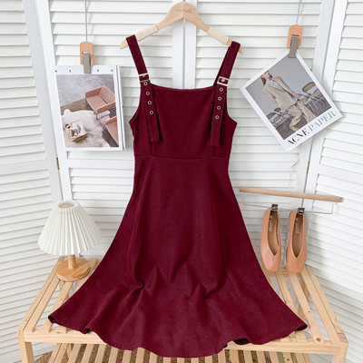 Modern női szabású ruha állítható pántokkal