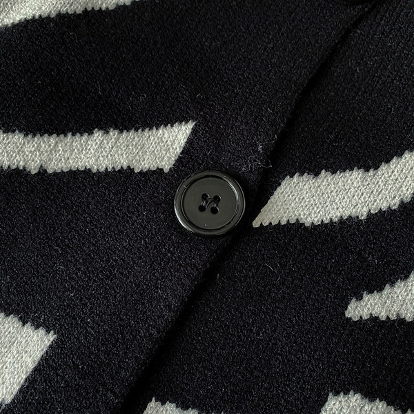 Új modell rövid, gombos női kardigán