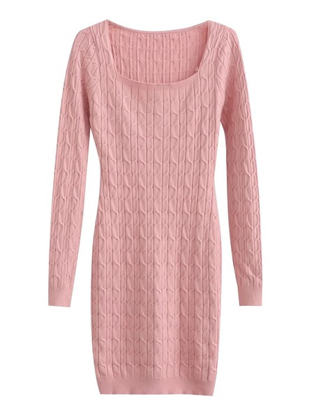 Vékony kötésből készült női testhezálló ruha