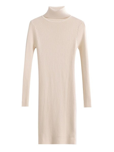 Testhezálló kordbársony ruha pólógallérral