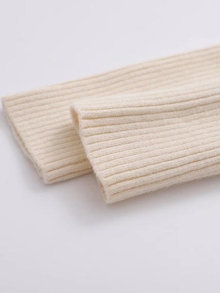 Testhezálló kordbársony ruha pólógallérral