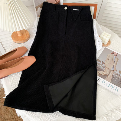 Modern női kordbársony szoknya magas derékkal és hasítékkal