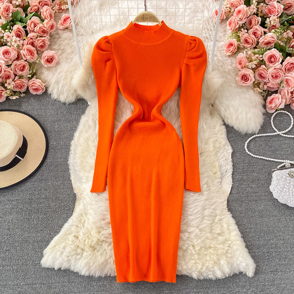 Női testhezálló ruha, hosszú ujjal