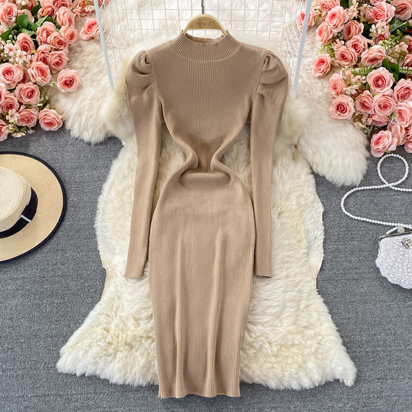 Női testhezálló ruha, hosszú ujjal