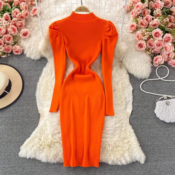 Női testhezálló ruha, hosszú ujjal