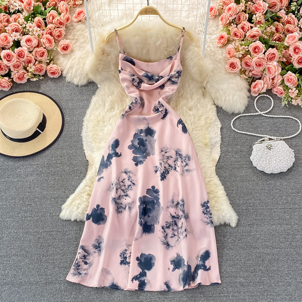 Vékony pántos, virágmintás női ruha - rózsaszín