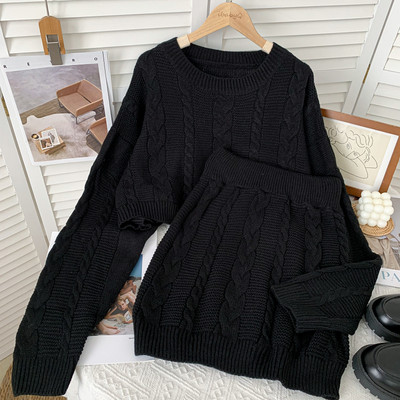 Új modell kétrészes pulóverből és szoknyából álló női szett