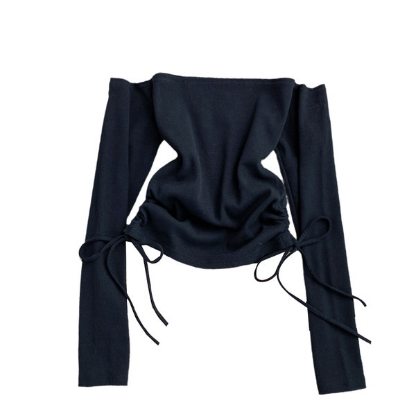 Modern női blúz csupasz váll és nyakkendővel