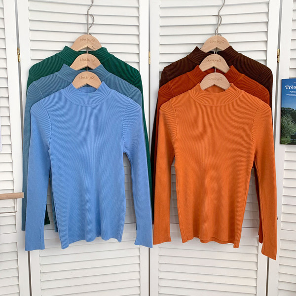 Női blúz alacsony gallérral, hosszú ujjú több színben