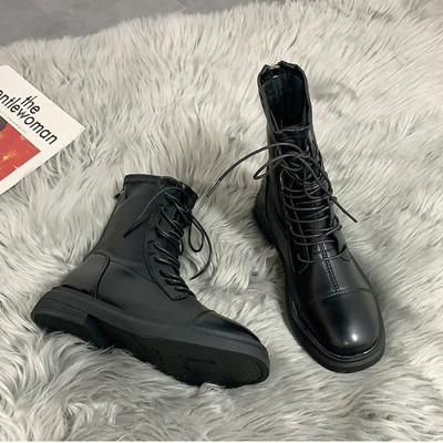 Naiste vabaaja saapad ökonahast paelte ja tõmblukuga