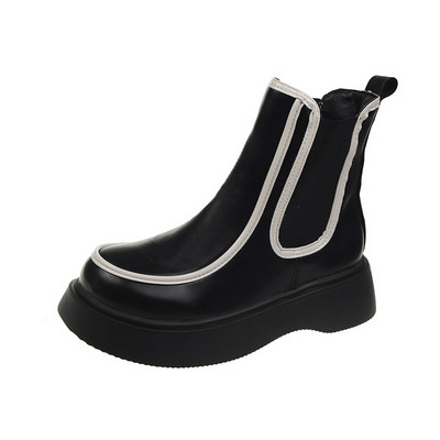 Brit stílusú női csizma új modellje ökobőrből