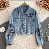 Női alkalmi farmerdzseki fém díszítéssel és feliratokkal