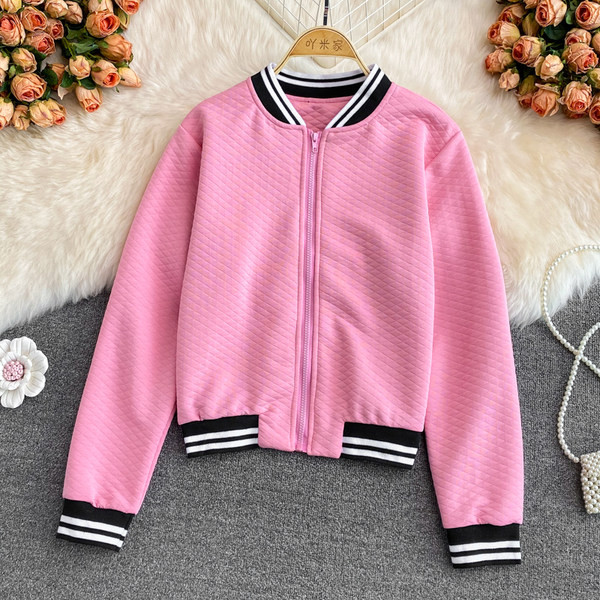 Naiste vabaaja kolmevärviline lukuga sügisjope