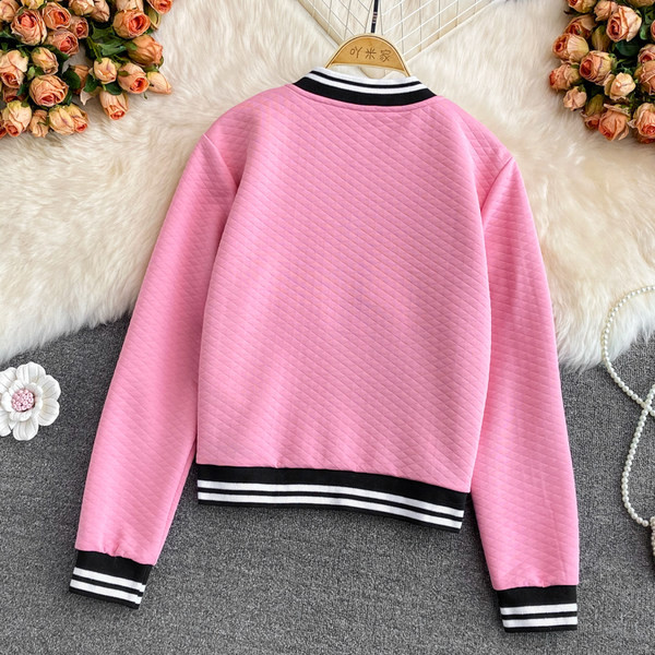 Naiste vabaaja kolmevärviline lukuga sügisjope