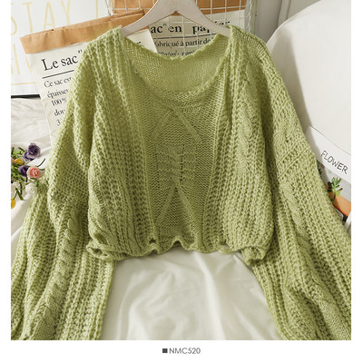 Rövid női pulóver kerek nyakkivágással