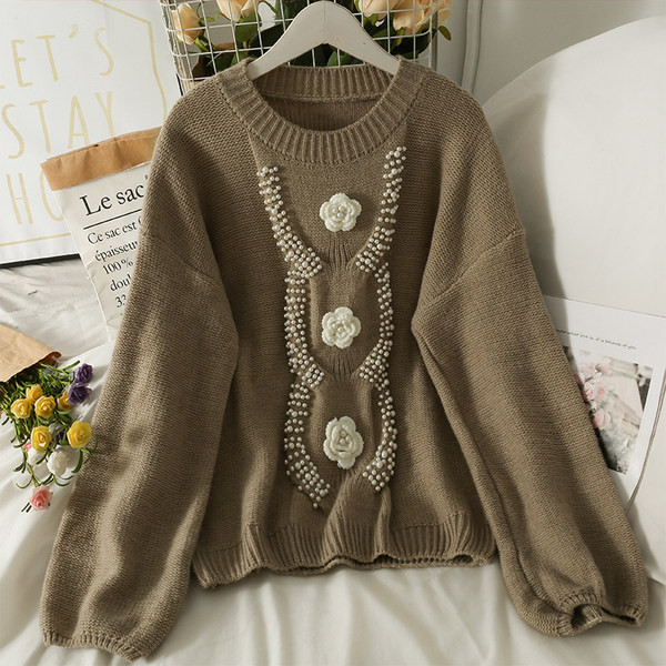 Női pulóver 3D virágokkal és gyöngyökkel