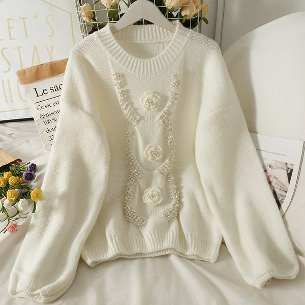 Női pulóver 3D virágokkal és gyöngyökkel